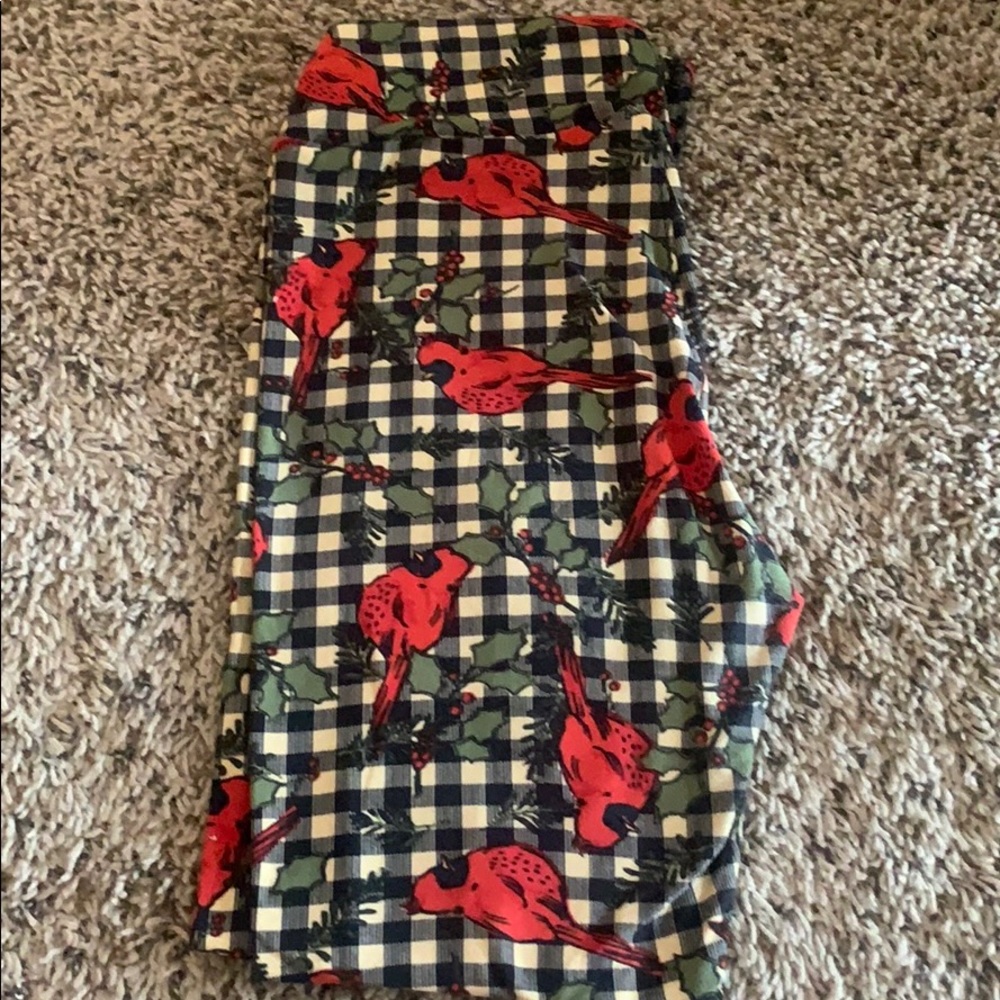 Lularoe OS cardinal Leggings